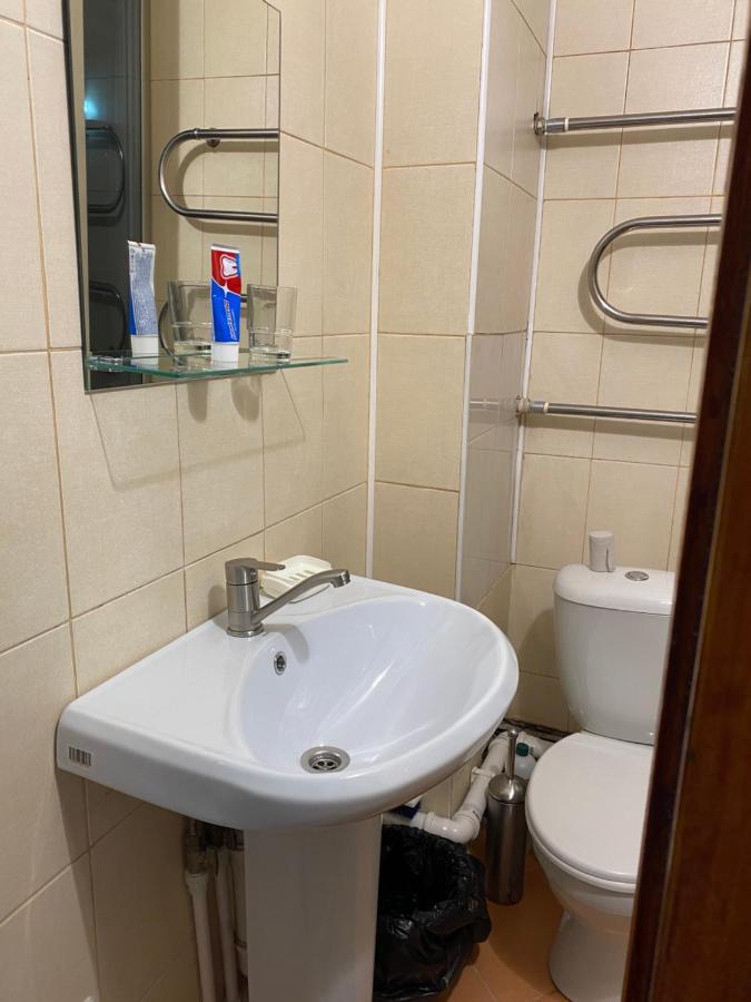 Appartamento Flat Almaty Esterno foto